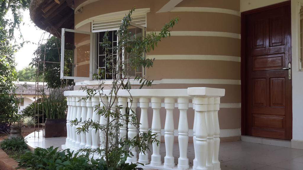 Brownstone Country Home Lira Esterno foto