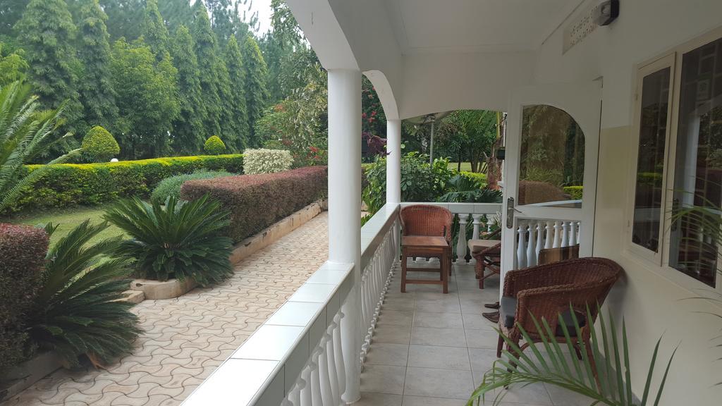 Brownstone Country Home Lira Esterno foto