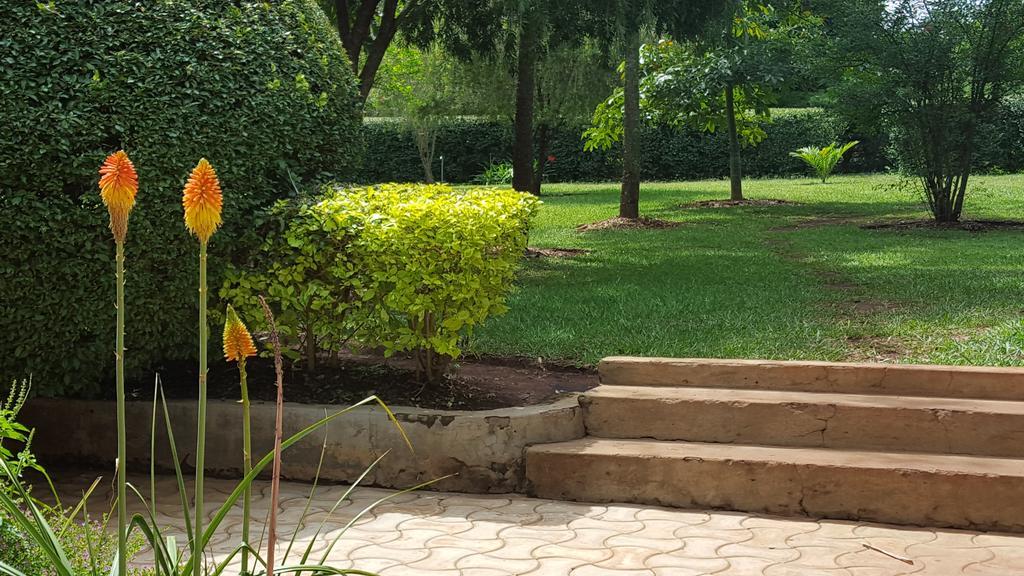 Brownstone Country Home Lira Esterno foto