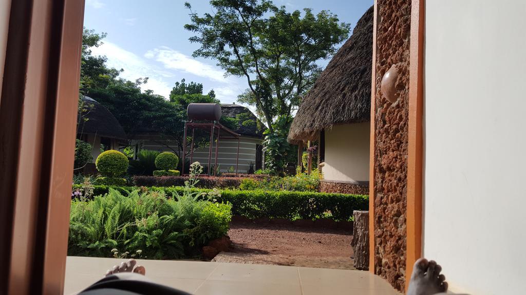 Brownstone Country Home Lira Esterno foto