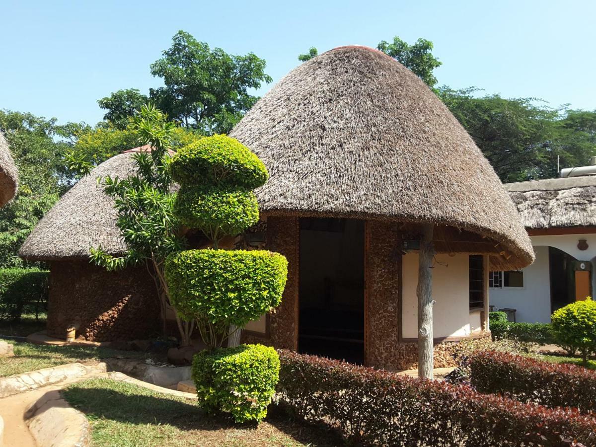 Brownstone Country Home Lira Esterno foto