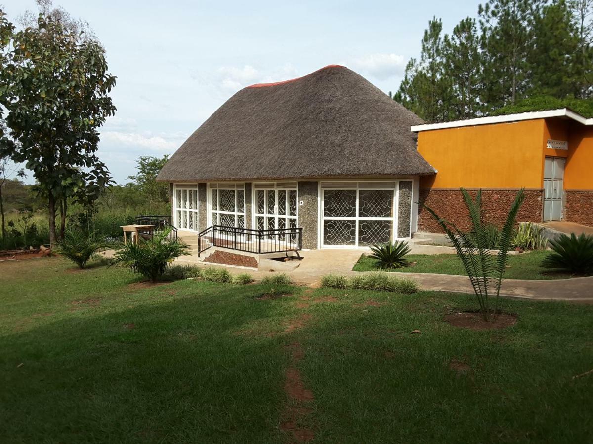 Brownstone Country Home Lira Esterno foto