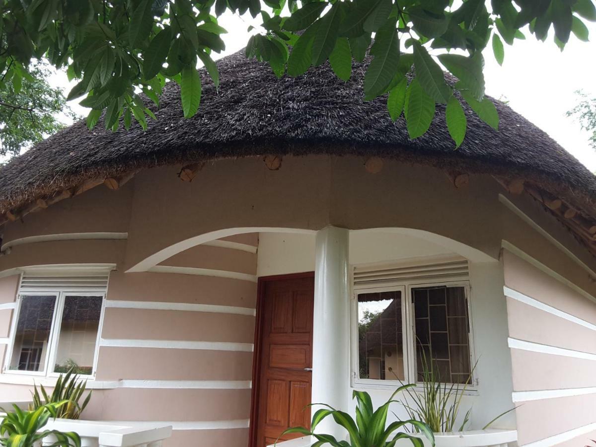 Brownstone Country Home Lira Esterno foto