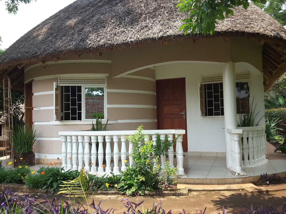 Brownstone Country Home Lira Esterno foto